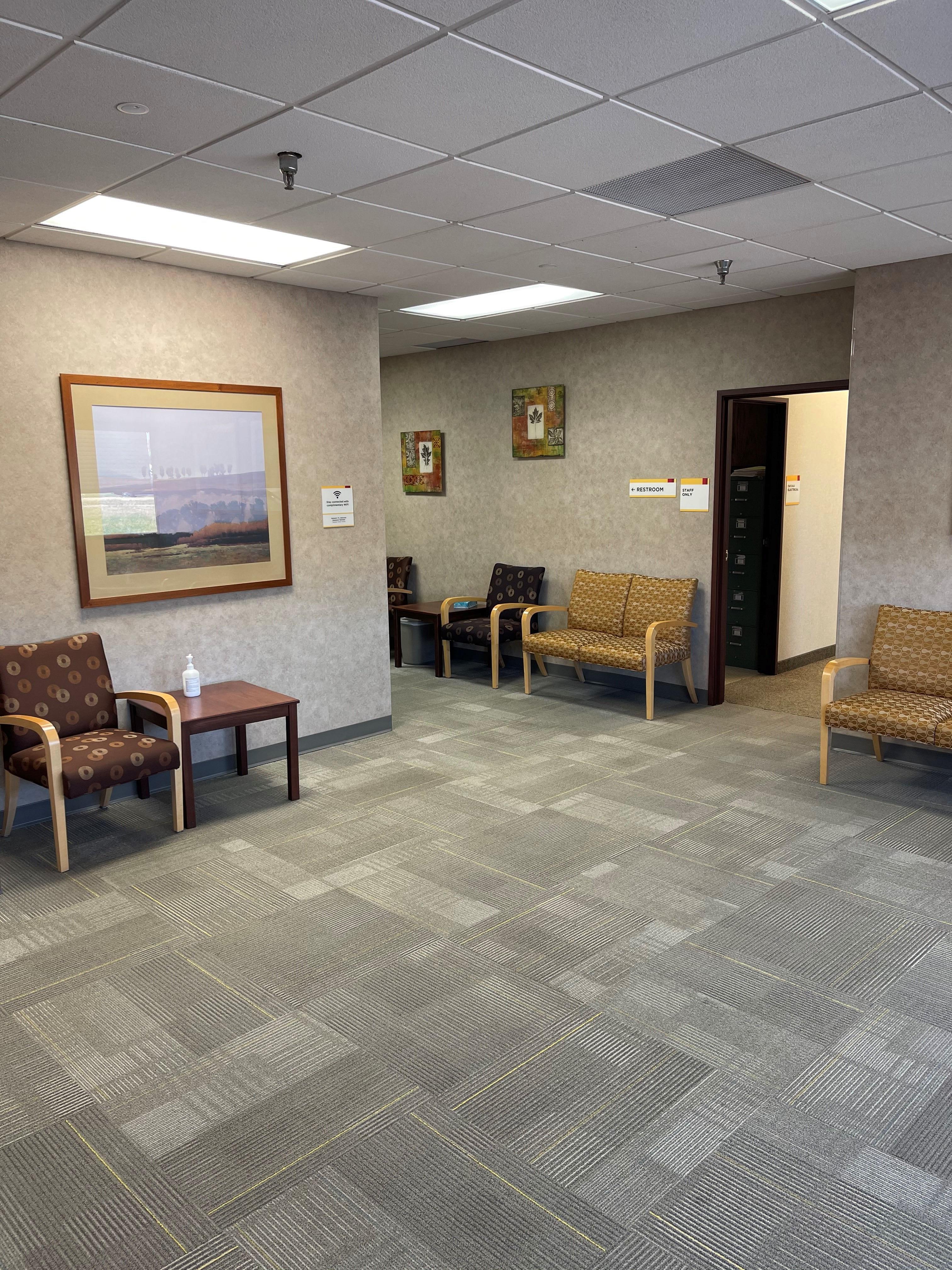 Maplewood Neuro Clinic Lobby Picture 2